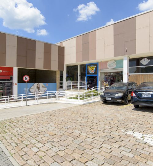 Best Center Vinhedo - Benedito Storani estacionamento visão ampla