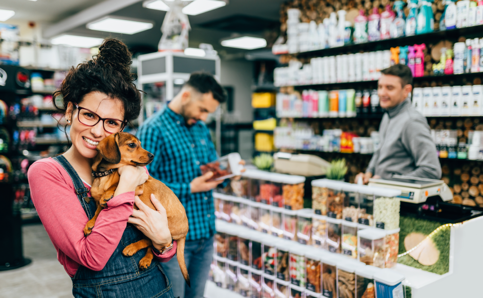 O cuidado com os pets cresceu na pandemia, aumentando os setores de varejo para essa categoria